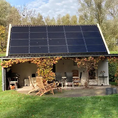 Uniek Bommelgaard, In Het Prachtige Rivierenland! Ferienhaus Hurwenen