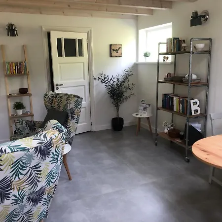 Casa de Férias Uniek Bommelgaard, In Het Prachtige Rivierenland! Hurwenen