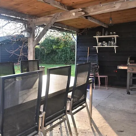 Uniek Bommelgaard, In Het Prachtige Rivierenland! Hurwenen