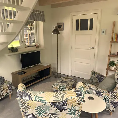 Uniek Bommelgaard, In Het Prachtige Rivierenland! *