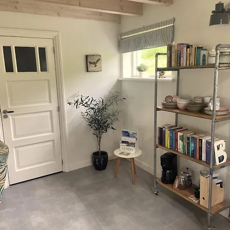 Uniek Bommelgaard, In Het Prachtige Rivierenland! Hurwenen