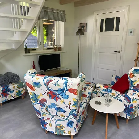 Uniek Bommelgaard, In Het Prachtige Rivierenland! Ferienhaus Hurwenen