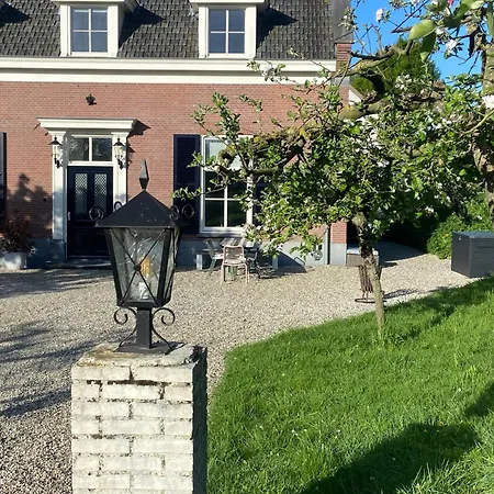 Uniek Bommelgaard, In Het Prachtige Rivierenland! Ferienhaus Hurwenen
