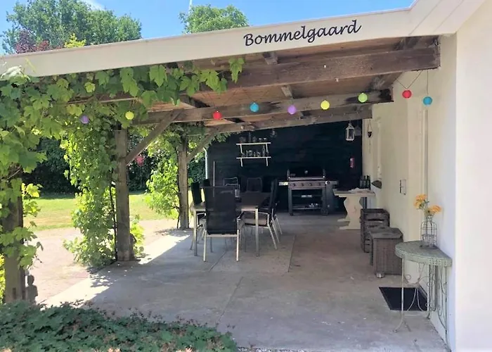 Uniek Bommelgaard, In Het Prachtige Rivierenland! Сasa de vacaciones *