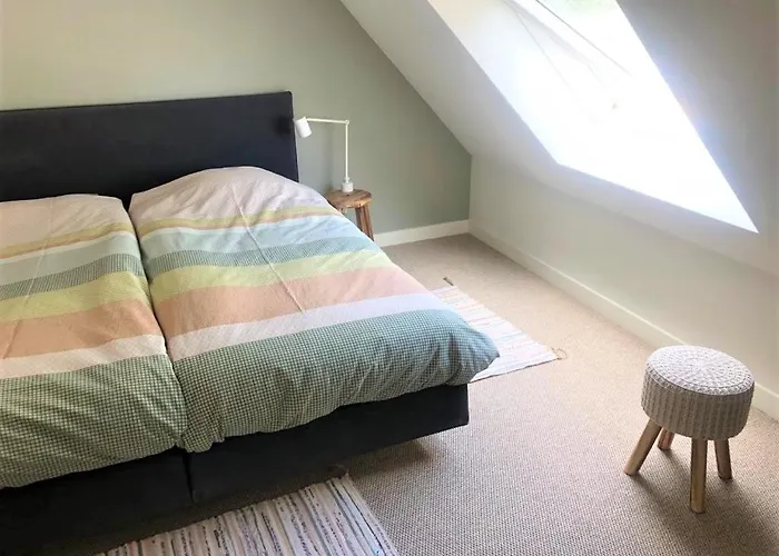 Uniek Bommelgaard, In Het Prachtige Rivierenland! * Hurwenen