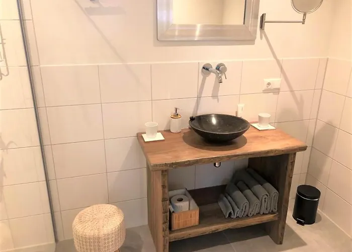 Uniek Bommelgaard, In Het Prachtige Rivierenland! Сasa de vacaciones