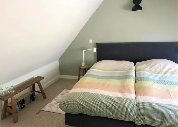 Uniek Bommelgaard, In Het Prachtige Rivierenland! Hurwenen