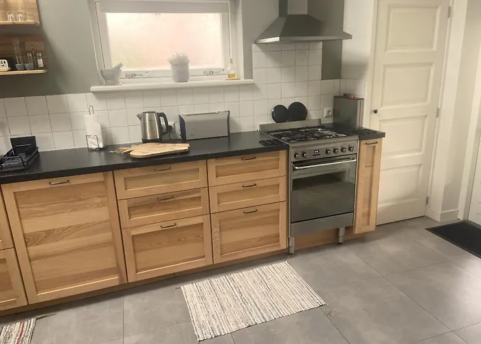 Uniek Bommelgaard, In Het Prachtige Rivierenland!