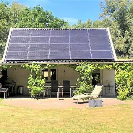 Uniek Bommelgaard, In Het Prachtige Rivierenland! *