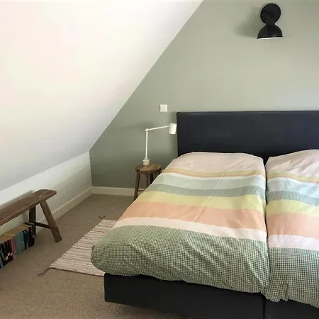 Uniek Bommelgaard, In Het Prachtige Rivierenland! Hurwenen