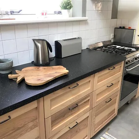 Uniek Bommelgaard, In Het Prachtige Rivierenland! *