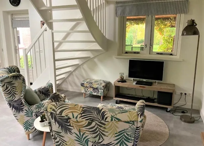 Uniek Bommelgaard, In Het Prachtige Rivierenland! 度假居 Hurwenen