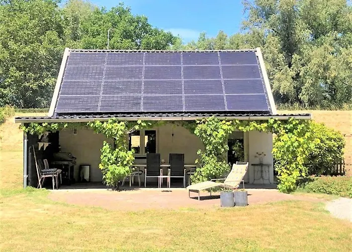 Uniek Bommelgaard, In Het Prachtige Rivierenland! *