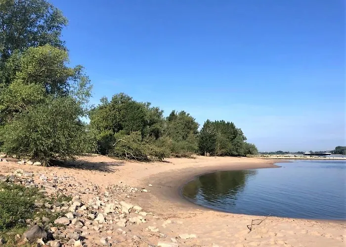 Uniek Bommelgaard, In Het Prachtige Rivierenland! *