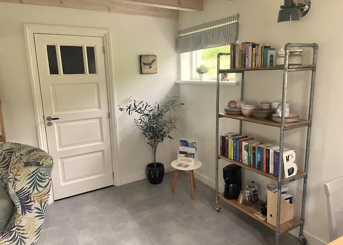 Uniek Bommelgaard, In Het Prachtige Rivierenland! Hurwenen